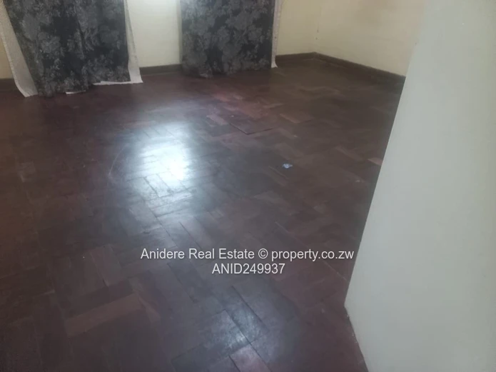 Greendale 4-Bed Home on 4395m² 