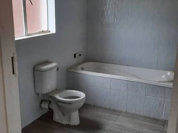 3 Bedroom Flat & Apartment