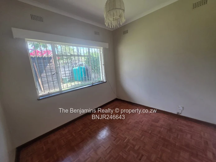 Garden Flat In Avondale