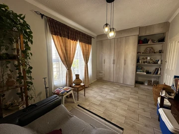 3 Bedroom Flat & Apartment