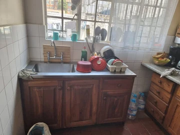 2 Bedroom Flat & Apartment