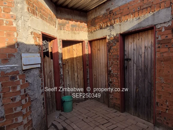 Glaudina 476 sqm Shell House (Sole Mandate)
