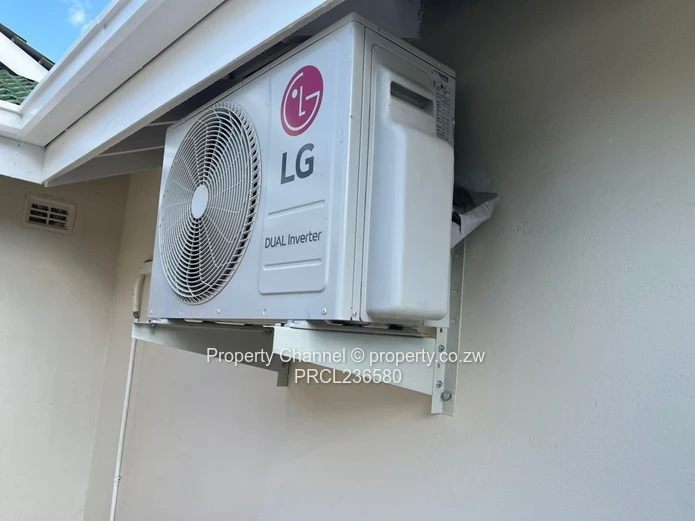 Luxurious 4-Bedroom Borrowdale Brooke House for rent