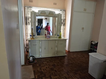 Farm & Agricultural Land