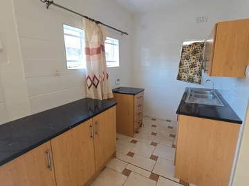 2 Bedroom Flat & Apartment