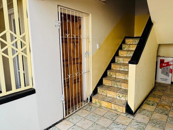 2 Bedroom Flat & Apartment