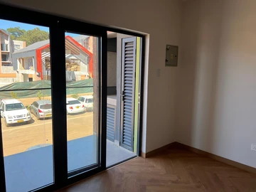 Flat & Apartment