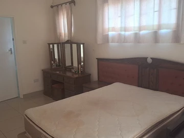 6 Bedroom House