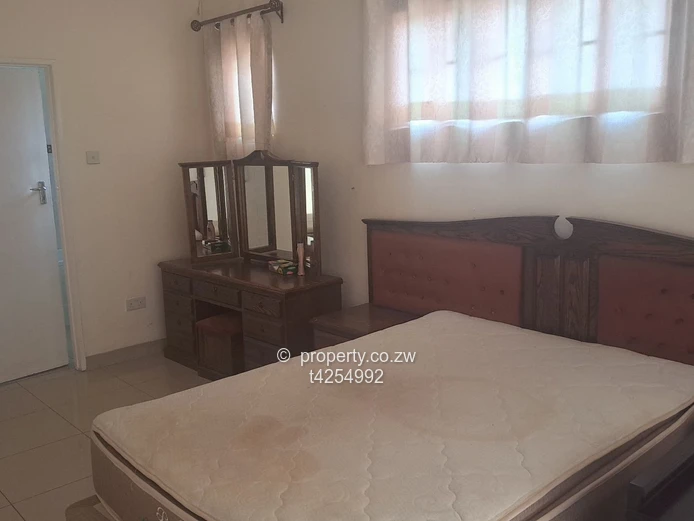Greystone Park neat 6 bedroomed house to Rent 