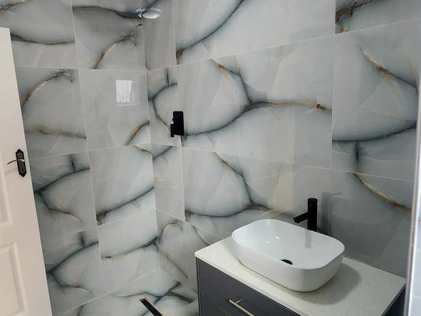 4 Bedroom Flat & Apartment