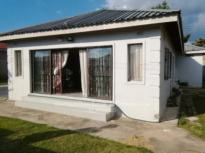 Clean Zimre Park House! Bargain! (Sole Mandate)