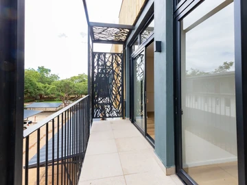 2 Bedroom Flat & Apartment