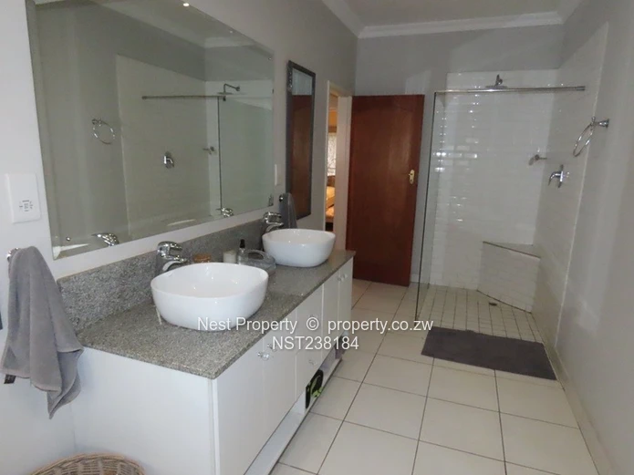 Top drawer location – 4 Bedroom Family Home in Highlands!