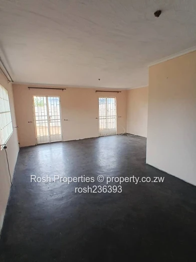 Renovated 3-Bed House in Msasa Park — Garden & Tank