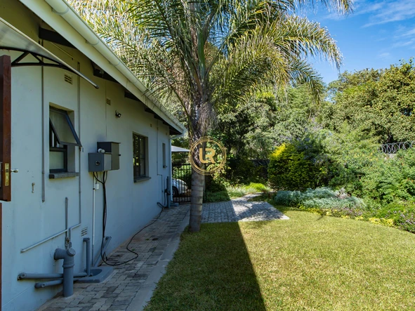 3 Bedroom Flat & Apartment