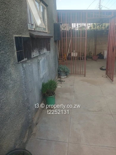 Neat 2-Bed Ruwa House with Carport 