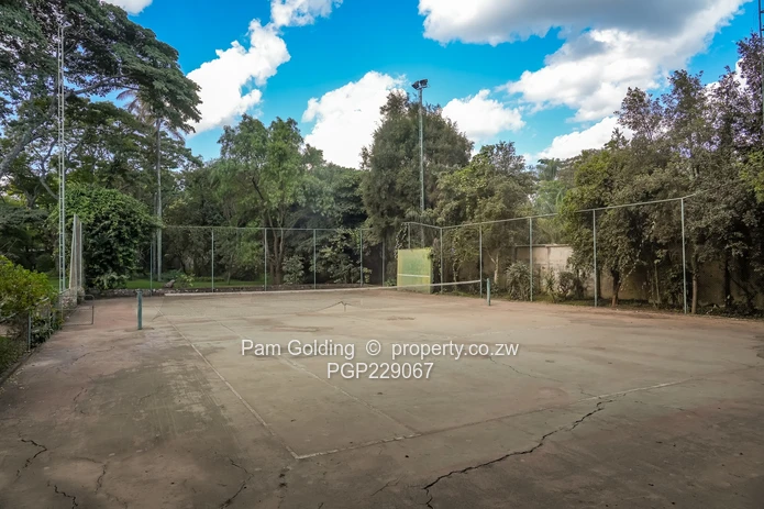 Two Acres on Kew Drive