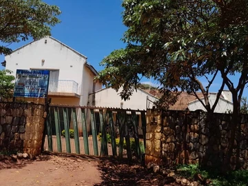 6 Bedroom House