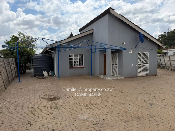 3-Bed House in Matidoda, Harare West — Borehole & Paved Yard