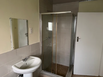 2 Bedroom Garden Flat