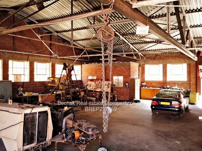 Warehouse and workshop for sale in Belmont 