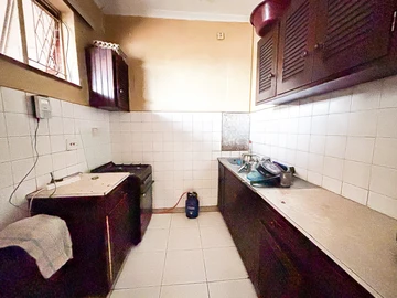 2 Bedroom Flat & Apartment