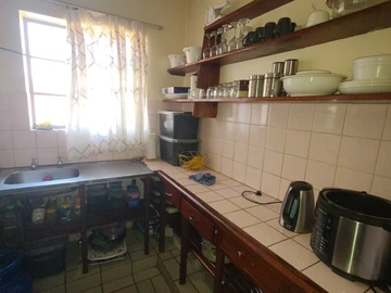 2 Bedroom Flat & Apartment