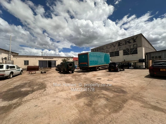 Commercial land for sale in Windsor Park, Ruwa