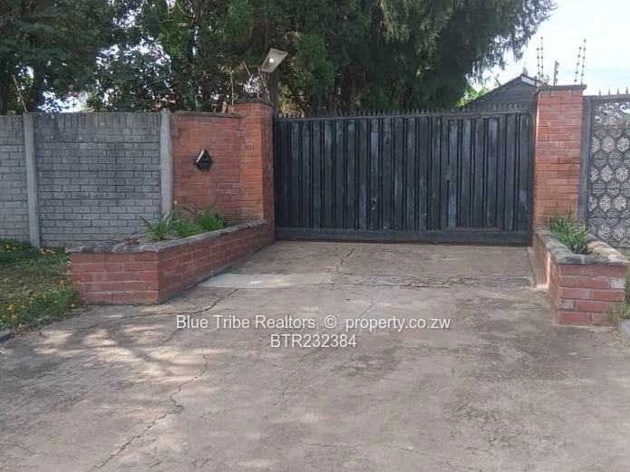 House for sale in Sunridge