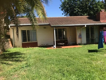 Northwood well Maintained garden flat
