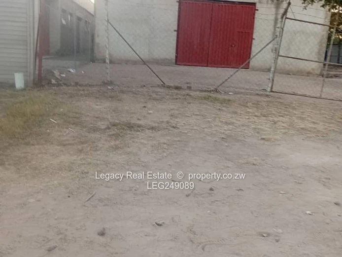 Mhondoro Ngezi Commercial Warehouse For Sale