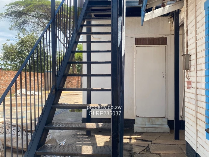 Bluffhill Warehouse To Let And Offices to Let 