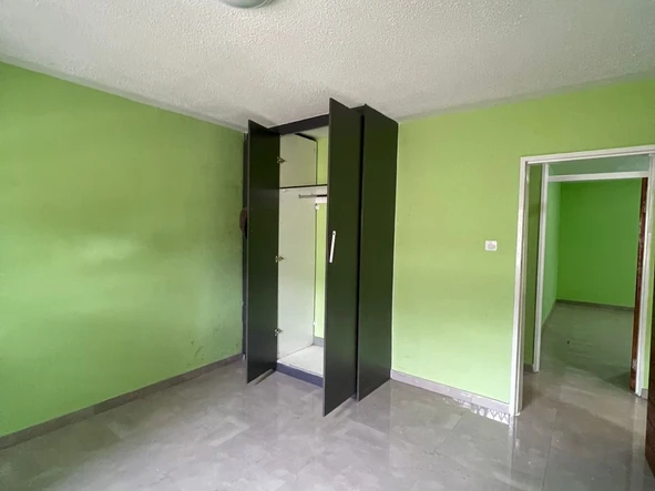 4 Bedroom Flat & Apartment