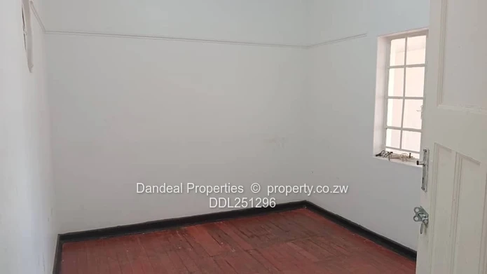 Eastlea Office on 1,700m² with Pool & Borehole