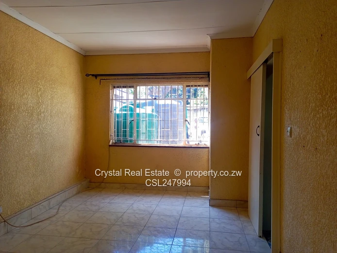 Avondale West Living – Space, Style & Flexibility