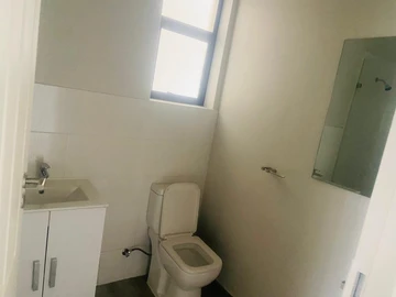 2 Bedroom Flat & Apartment