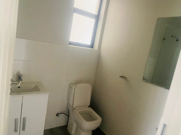 2 Bedroom Flat & Apartment