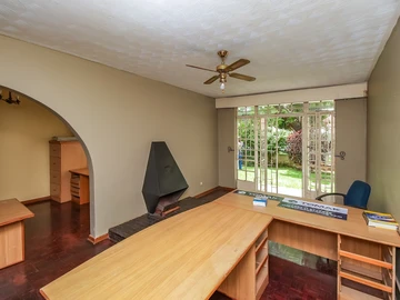 3 Bedroom Flat & Apartment