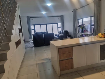 3 Bedroom Flat & Apartment