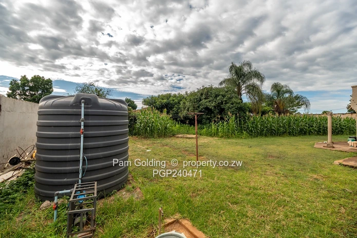 Spacious 4 Bedroom Family Home in Knowe Norton