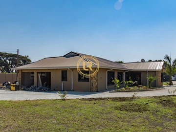 6 Bedroom House