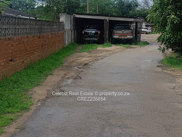 Chadcombe garden flat to rent