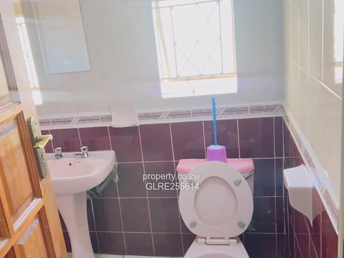 Borrowdale West: 4BR Family Home with Borehole