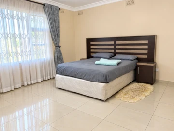 6 Bedroom House