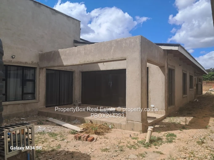 Cluster Unit for rent in Waterfalls