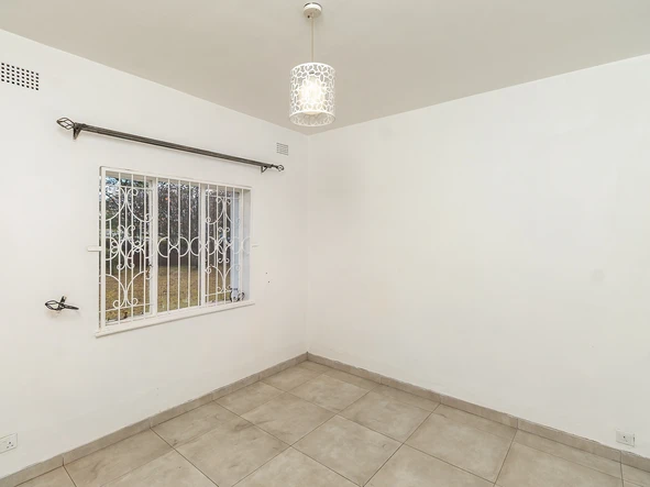 3 Bedroom Flat & Apartment