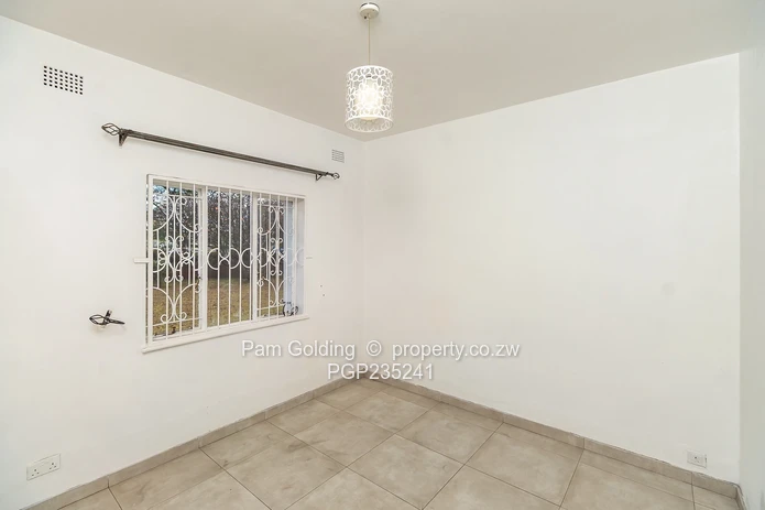 Spacious ground floor apartment in a well located complex