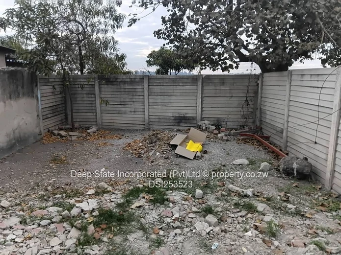 Chitungwiza (Zengeza)core house for sale 