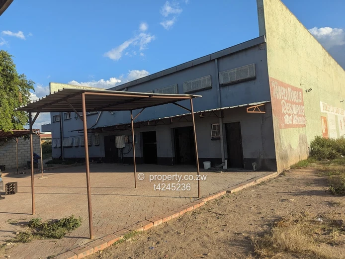 Chitungwiza Zengeza 4 commercial building for sale  (Sole Mandate)