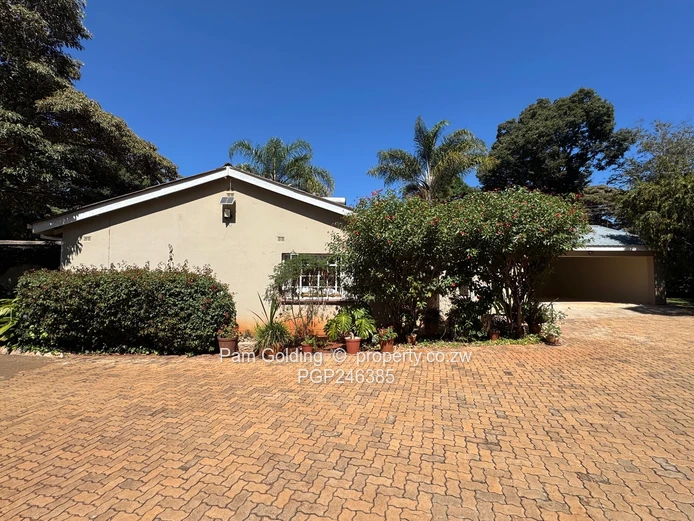 Furnished 3 bedroom Cottage - Helensvale 